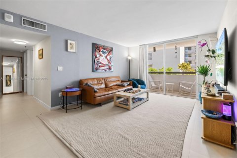 Condominio en venta en Miami Beach, Florida, 2 dormitorios, 93.83 m2 № 1779682 - foto 2
