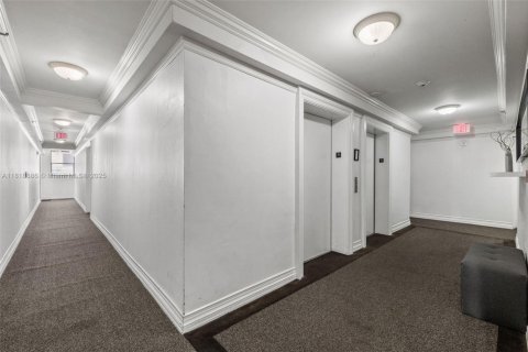 Condominio en venta en Miami Beach, Florida, 2 dormitorios, 93.83 m2 № 1779682 - foto 24