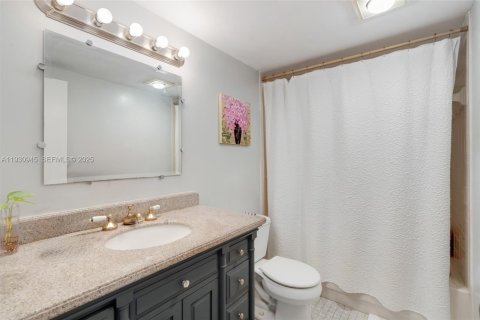 Снять в аренду кондоминиум в Дания-Бич, Флорида 2 спальни, 110.55м2, № 1989725 - фото 17