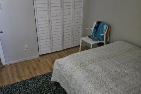 Снять в аренду таунхаус в Лодердейл-Лейкс, Флорида 2 комнаты, 121.7м2, № 2268750 - фото 11