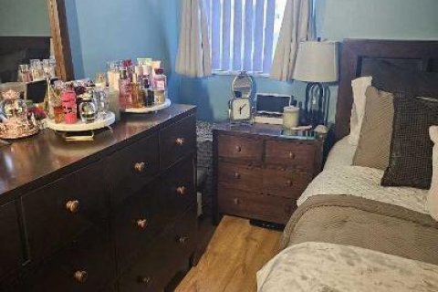 Снять в аренду таунхаус в Лодердейл-Лейкс, Флорида 2 комнаты, 121.7м2, № 2268750 - фото 6