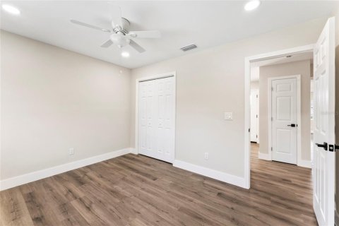 House in Tampa, Florida 3 bedrooms, 176.42 sq.m. № 1857878 - photo 11