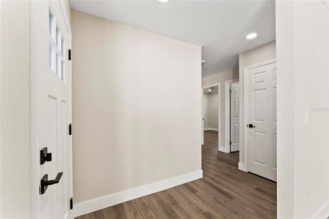 House in Tampa, Florida 3 bedrooms, 176.42 sq.m. № 1857878 - photo 8