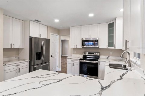 House in Tampa, Florida 3 bedrooms, 176.42 sq.m. № 1857878 - photo 25