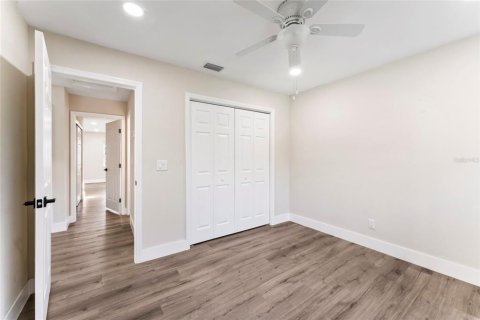 House in Tampa, Florida 3 bedrooms, 176.42 sq.m. № 1857878 - photo 13