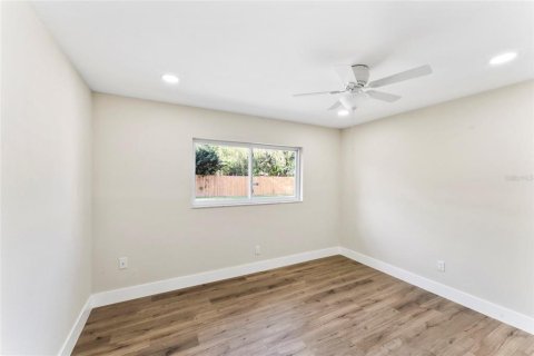House in Tampa, Florida 3 bedrooms, 176.42 sq.m. № 1857878 - photo 10