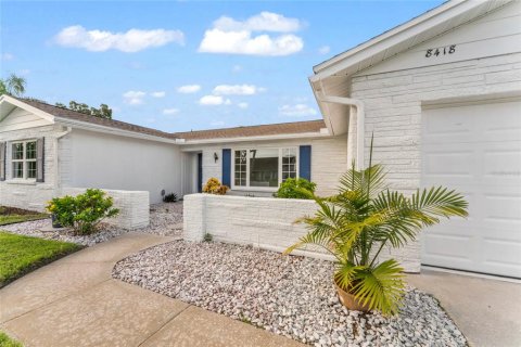 House in Tampa, Florida 3 bedrooms, 176.42 sq.m. № 1857878 - photo 3