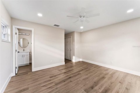 House in Tampa, Florida 3 bedrooms, 176.42 sq.m. № 1857878 - photo 17