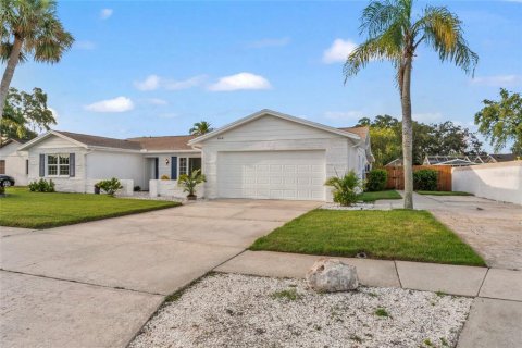 House in Tampa, Florida 3 bedrooms, 176.42 sq.m. № 1857878 - photo 4