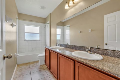 House in Kissimmee, Florida 4 bedrooms, 202.9 sq.m. № 1876364 - photo 17