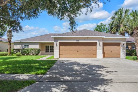 House in Kissimmee, Florida 4 bedrooms, 202.9 sq.m. № 1876364 - photo 1
