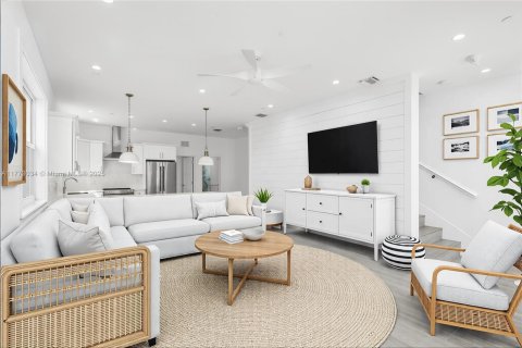 Townhouse in Islamorada, Village of Islands, Florida 3 bedrooms, 156.08 sq.m. № 1714477 - photo 12