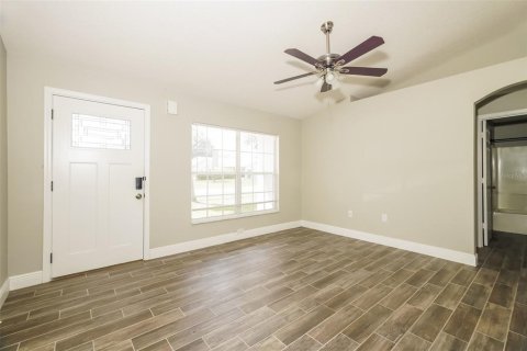 Villa ou maison à louer à Kissimmee, Floride: 3 chambres, 110.37 m2 № 2418926 - photo 3