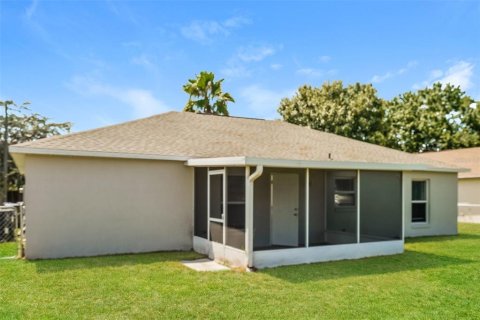 Villa ou maison à louer à Kissimmee, Floride: 3 chambres, 110.37 m2 № 2418926 - photo 14