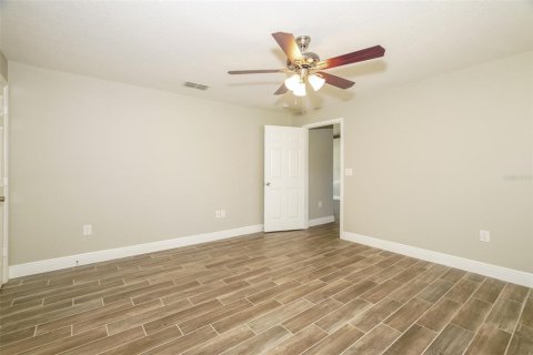 Villa ou maison à louer à Kissimmee, Floride: 3 chambres, 110.37 m2 № 2418926 - photo 11