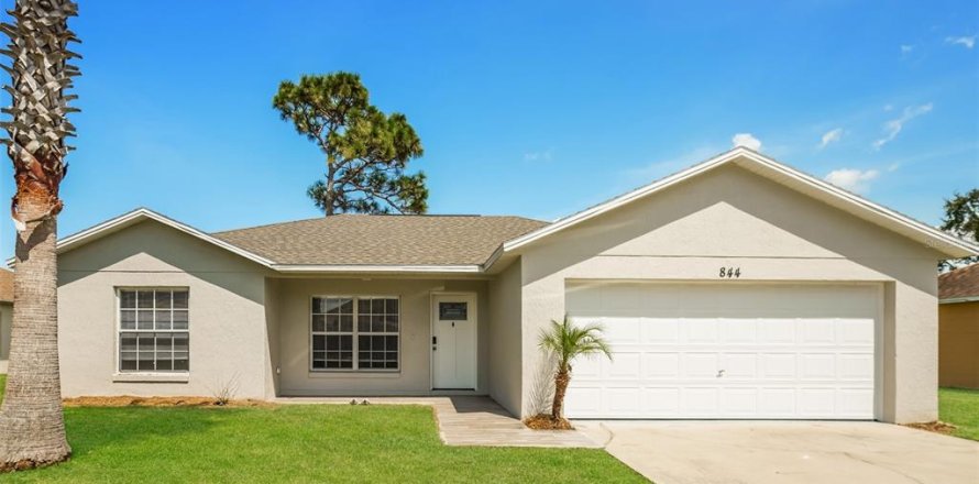 Villa ou maison à Kissimmee, Floride 3 chambres, 110.37 m2 № 2418926