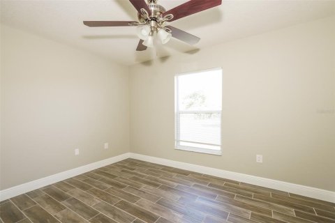 Villa ou maison à louer à Kissimmee, Floride: 3 chambres, 110.37 m2 № 2418926 - photo 12