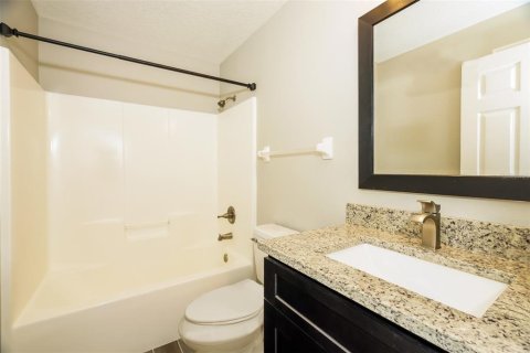 Villa ou maison à louer à Kissimmee, Floride: 3 chambres, 110.37 m2 № 2418926 - photo 13
