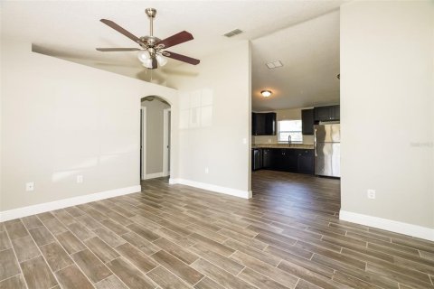Villa ou maison à louer à Kissimmee, Floride: 3 chambres, 110.37 m2 № 2418926 - photo 5