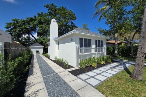 Commercial property in Miami, Florida 93.46 sq.m. № 1828943 - photo 10
