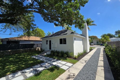Commercial property in Miami, Florida 93.46 sq.m. № 1828943 - photo 13