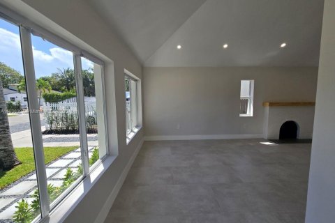 Commercial property in Miami, Florida 93.46 sq.m. № 1828943 - photo 24