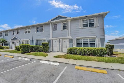 Townhouse in Davie, Florida 3 bedrooms, 151.43 sq.m. № 2177025