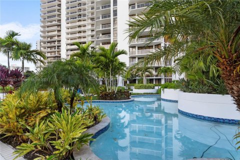 Condo in Aventura, Florida, 3 bedrooms  № 1935850 - photo 22