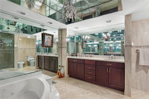 Condo in Aventura, Florida, 3 bedrooms  № 1935850 - photo 15