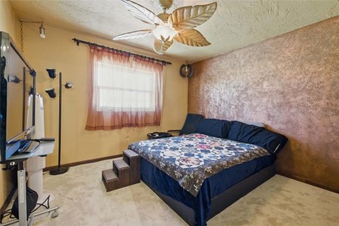 House in Treasure Island, Florida 4 bedrooms, 248.05 sq.m. № 1755371 - photo 29