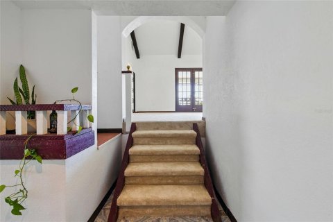 House in Treasure Island, Florida 4 bedrooms, 248.05 sq.m. № 1755371 - photo 7