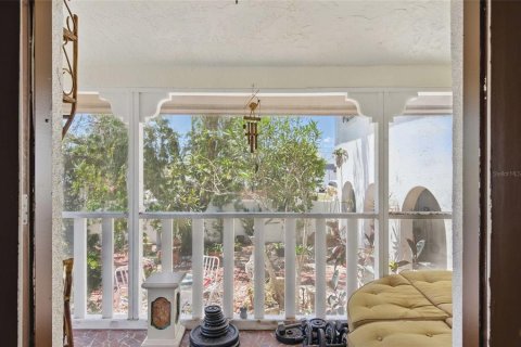 House in Treasure Island, Florida 4 bedrooms, 248.05 sq.m. № 1755371 - photo 24