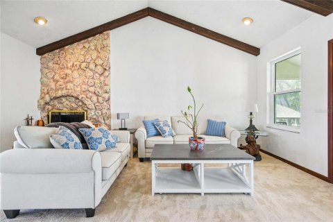 House in Treasure Island, Florida 4 bedrooms, 248.05 sq.m. № 1755371 - photo 20
