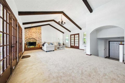 House in Treasure Island, Florida 4 bedrooms, 248.05 sq.m. № 1755371 - photo 19