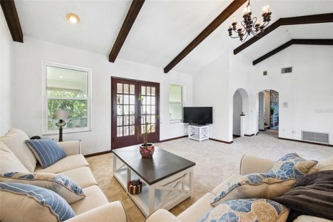 House in Treasure Island, Florida 4 bedrooms, 248.05 sq.m. № 1755371 - photo 22