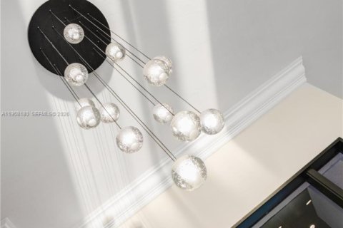 House in Miami, Florida 6 bedrooms, 533.35 sq.m. № 2017481 - photo 17