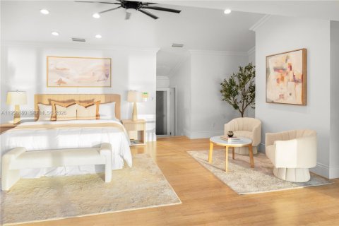 House in Miami, Florida 6 bedrooms, 533.35 sq.m. № 2017481 - photo 4