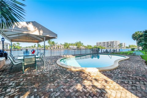 Condo in Pompano Beach, Florida, 2 bedrooms  № 1948144 - photo 29