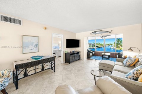 Condo in Pompano Beach, Florida, 2 bedrooms  № 1948144 - photo 28