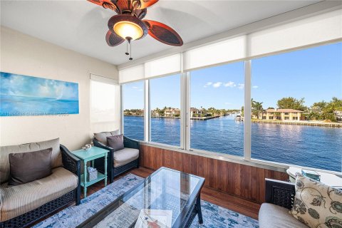 Condo in Pompano Beach, Florida, 2 bedrooms  № 1948144 - photo 16