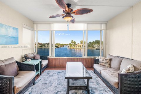 Condo in Pompano Beach, Florida, 2 bedrooms  № 1948144 - photo 27