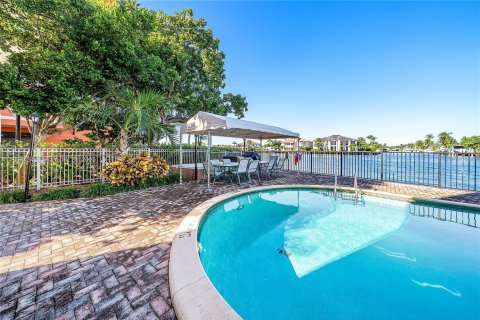 Condo in Pompano Beach, Florida, 2 bedrooms  № 1948144 - photo 30