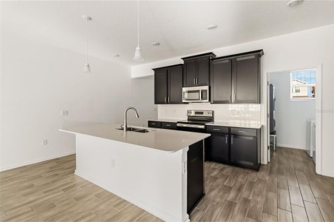 House in Kissimmee, Florida 3 bedrooms, 167.41 sq.m. № 2115206 - photo 8
