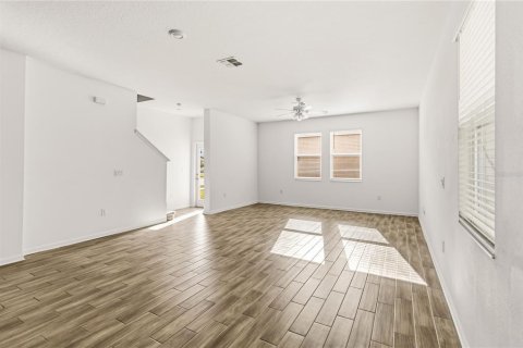 House in Kissimmee, Florida 3 bedrooms, 167.41 sq.m. № 2115206 - photo 4