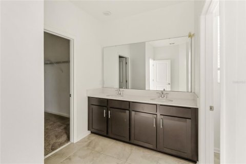 House in Kissimmee, Florida 3 bedrooms, 167.41 sq.m. № 2115206 - photo 17