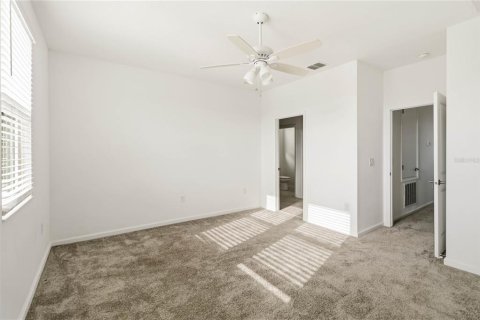 House in Kissimmee, Florida 3 bedrooms, 167.41 sq.m. № 2115206 - photo 16