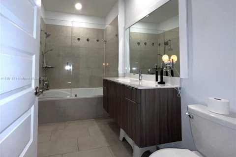 Купить кондоминиум в Дорал, Флорида 2 спальни, 104.89м2, № 1954011 - фото 11