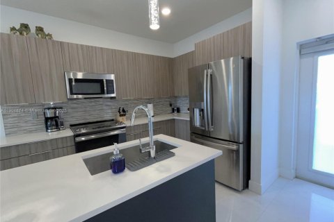 Купить кондоминиум в Дорал, Флорида 2 спальни, 104.89м2, № 1954011 - фото 7