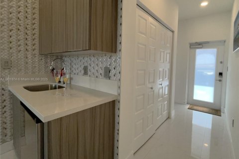 Купить кондоминиум в Дорал, Флорида 2 спальни, 104.89м2, № 1954011 - фото 15