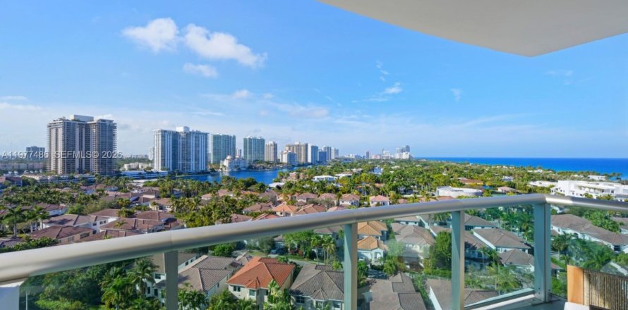 Condo à Sunny Isles Beach, Floride, 1 chambre  № 2042382